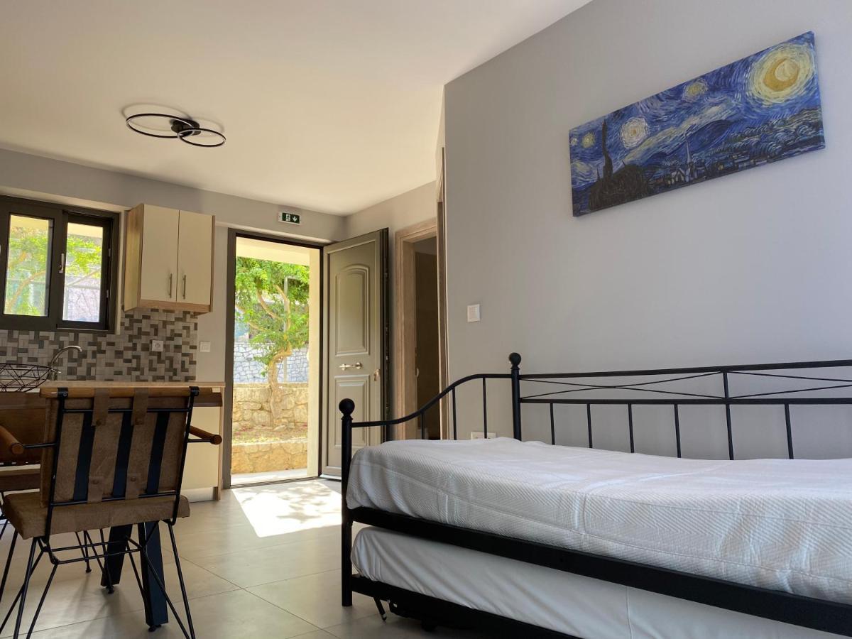Mirovigli Family Rooms Lépedha Exteriör bild