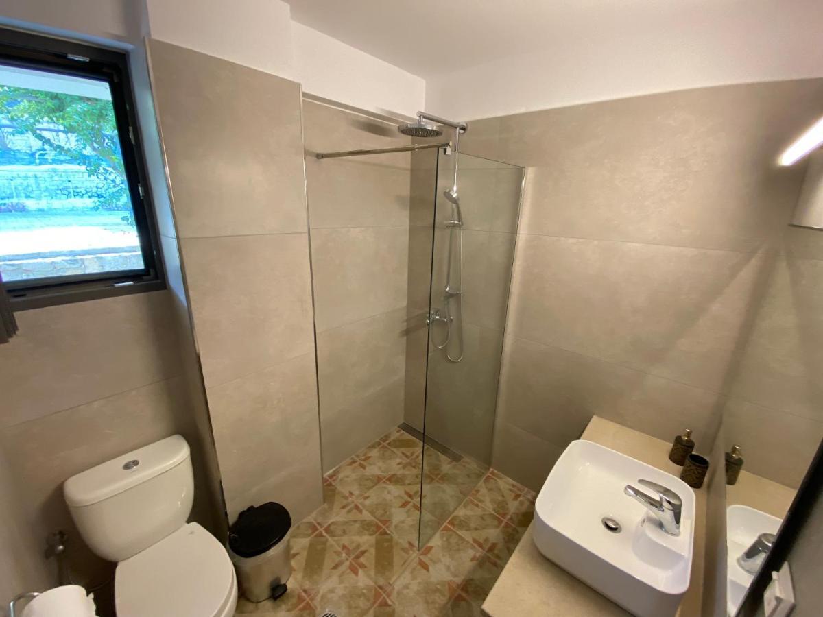 Mirovigli Family Rooms Lépedha Exteriör bild