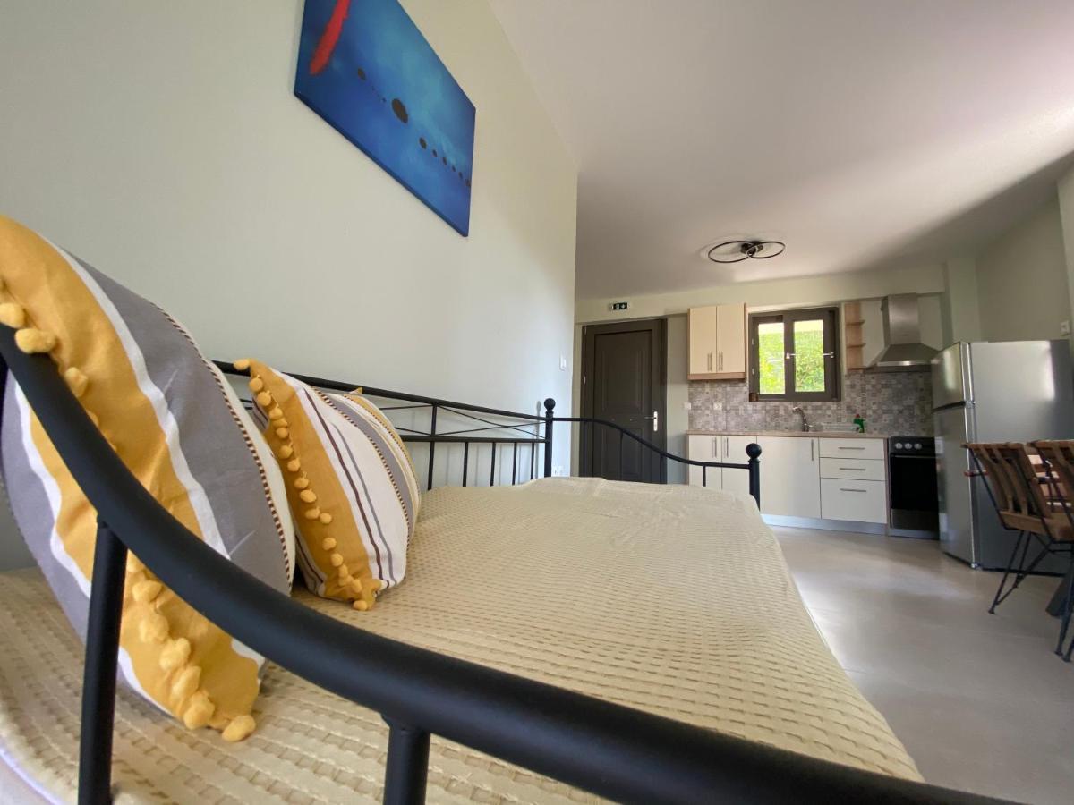 Mirovigli Family Rooms Lépedha Exteriör bild